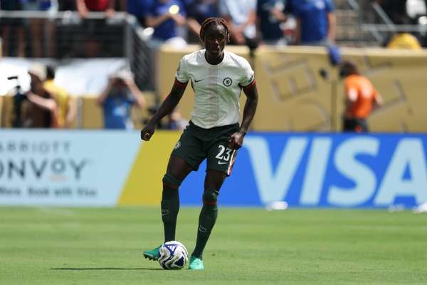 查洛巴破门后谈团队胜利：年轻蓝军以奖杯为动力前行